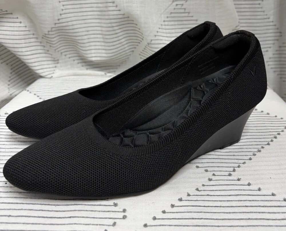 Vivaia Aria Pointed Toe Wedge Slip On Shoes Women’s Size 39.5 US 9.5 Black
